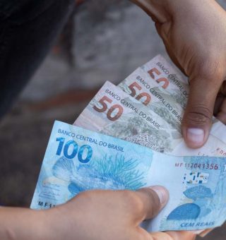 Motoboy passa a ganhar R$ 30 mil após decisão da justiça por indenização