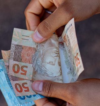 Salário mínimo é reajustado para R$ 1.502; veja detalhes da mudança anunciada em 2024