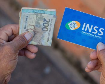 Salário do INSS ganha bônus no calendário de pagamentos de abril; descubra qual é