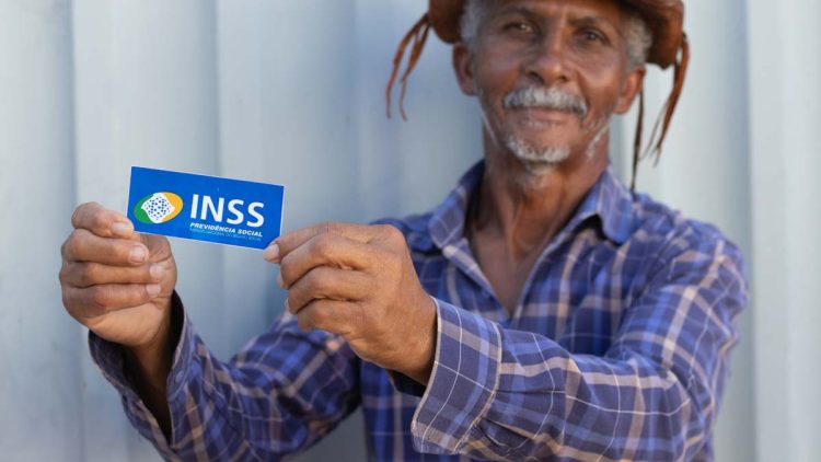 Nova regra do INSS permite aposentadoria por tempo de contribuição com 55 anos