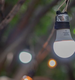 Conta de luz pode subir ainda mais e bandeira vermelha é apenas UM dos motivos