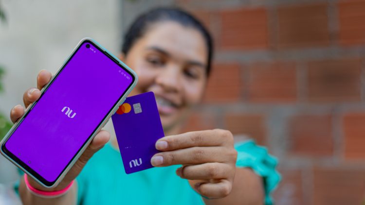 Nubank libera novo benefício com até 50% de desconto