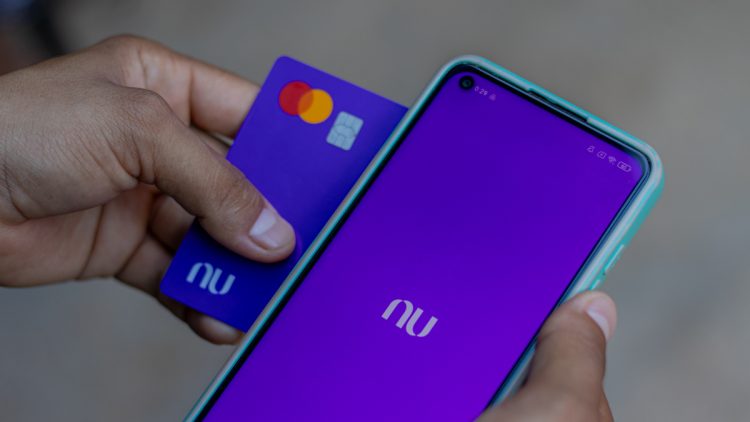Nubank vai virar banco: O que muda para os clientes e como isso impacta a operação do roxinho