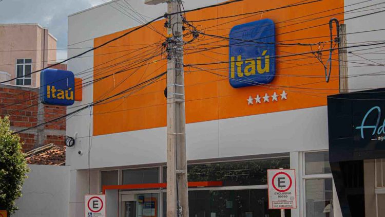 Itaú manda AVIGO GERAL para clientes e mudança começa em outubro