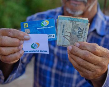 Governo autoriza antecipação do pagamento a partir de R$ 1.412 do INSS
