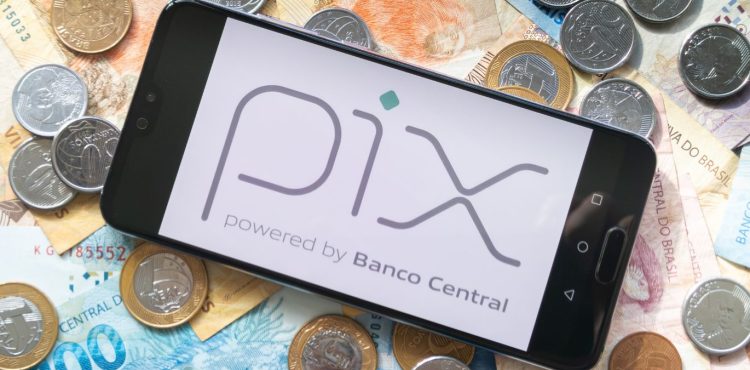 Desvendando o PIX: Taxas que podem pegar os clientes de surpresa!