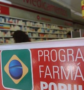 Idosos com mais de 60 anos podem receber remédios de graça; veja como garantir o benefício