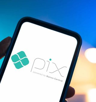 Mudanças urgentes acontecem para quem usa o PIX no celular; novidade vale a partir de 1 de novembro