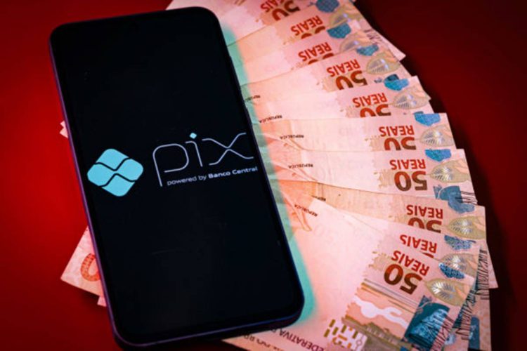 Transferências via PIX começam a ser cobradas ainda em 2024? Governo responde