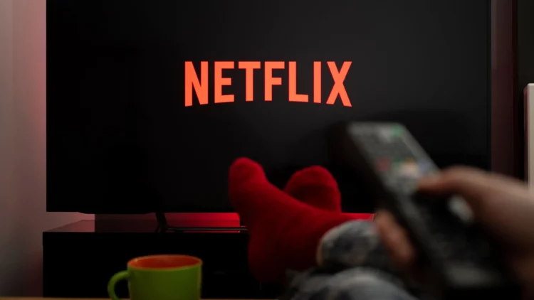 Netflix anuncia fim de plano básico no Brasil, veja o que fazer para continuar pagando menos