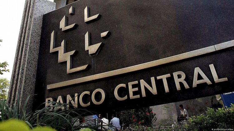 Banco Central CONFIRMA mudanças e travas de segurança para quem teve tarifas bancárias cobradas indevidamente
