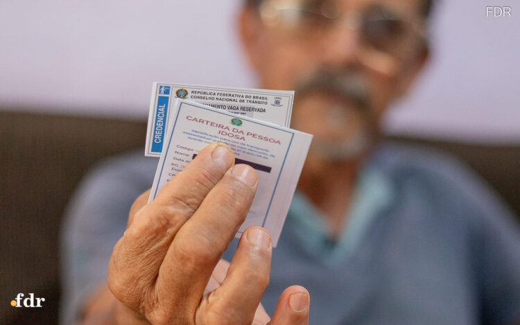 Carteira do Idoso 2026: Passo a passo para emitir o documento online