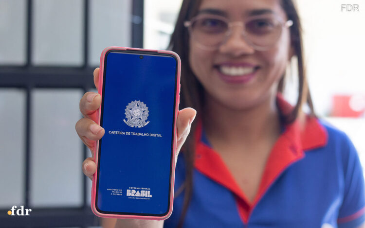 Descubra como encontrar vagas de emprego usando a Carteira de Trabalho Digital
