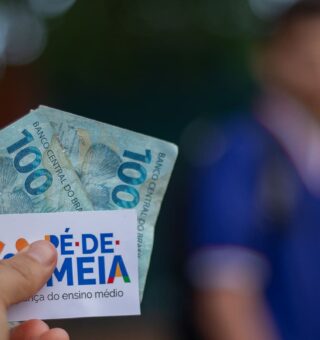 Pagamentos do Pé-de-Meia começou HOJE (23/04) com surpresas no valor; veja quem recebe