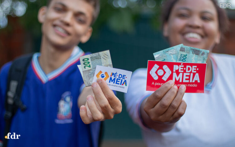 Pé-de-Meia: MEC inicia pagamento de R$ 1.200 para concluintes e participantes do Enem