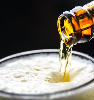 Nem Brahma nem Skol: revelado o lugar para tomar a cerveja mais barata de 2024