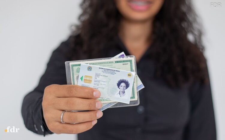 Brasileiros pulam de alegria com nova ISENÇÃO geral para emissão de documento