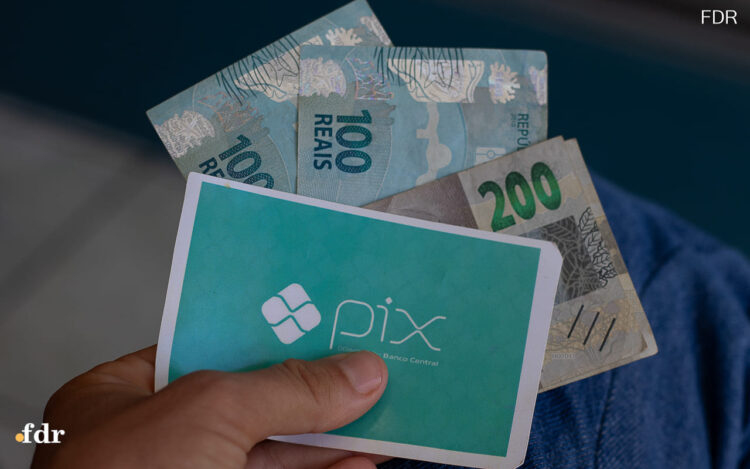 Novo PIX vai concorrer com cartão de crédito: O que muda para o seu bolso?