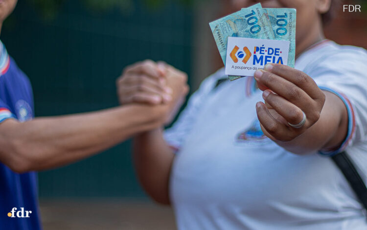 Pé-de-Meia realiza o segundo depósito de julho hoje (29/07); veja quem recebe