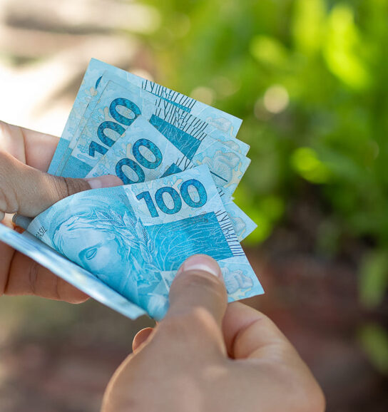 13º salário pode ser pago no 5º dia útil de dezembro? O que diz a lei sobre o seu benefício