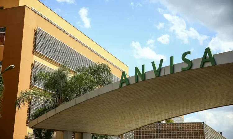 Sabonete usado diariamente por brasileiros é vetado pela Anvisa; veja o motivo