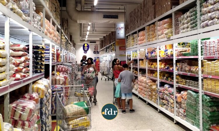 Preços dos alimentos podem cair com o tarifaço dos EUA; veja o que fica mais barato