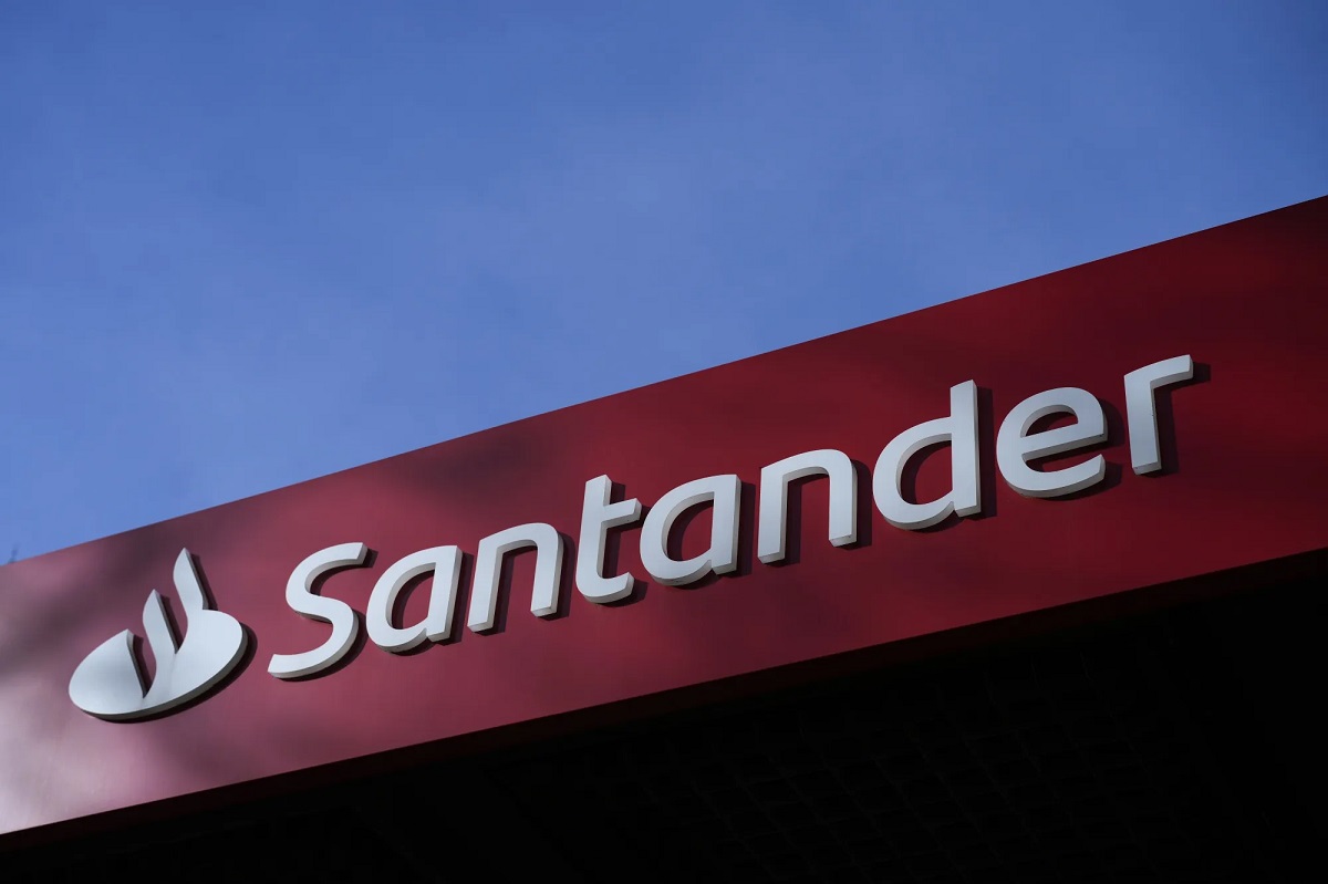 Fachada agência Santander