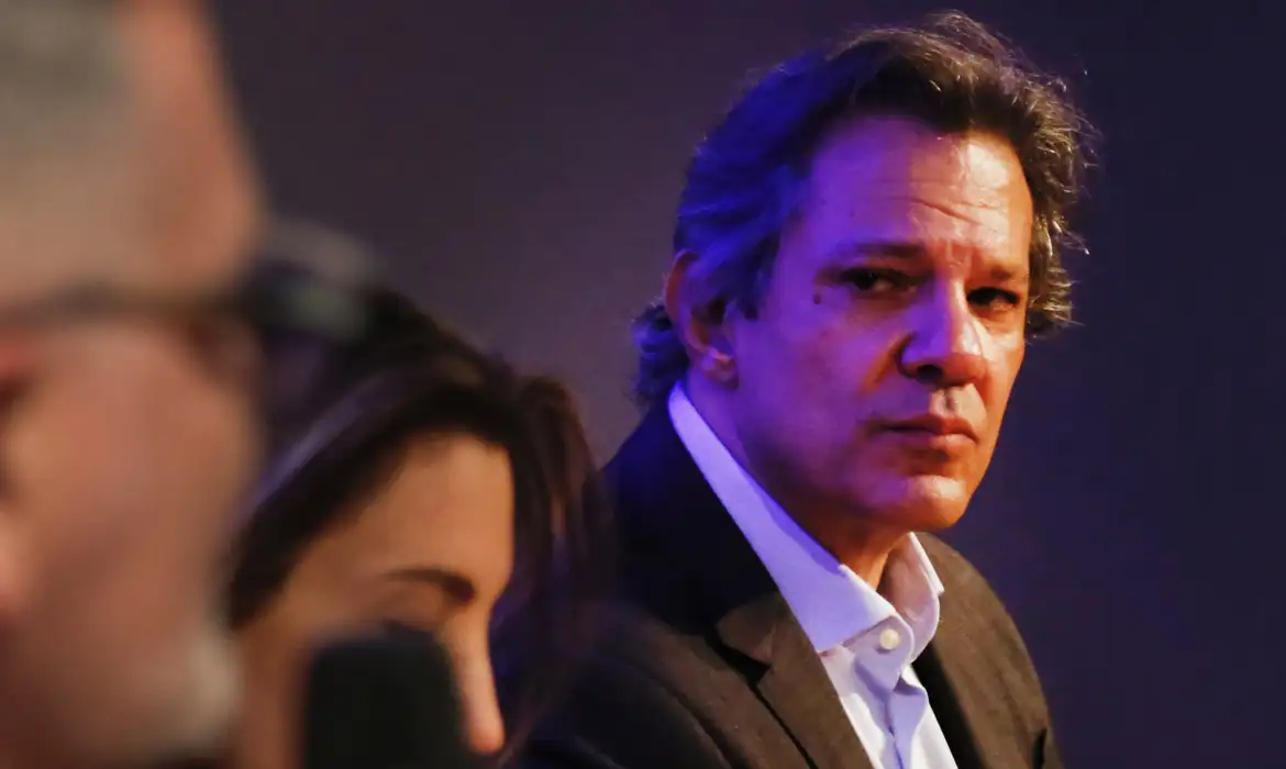 Olha o golpe: Fake sobre emissão de NF para autônomos soma 1,4 mi de visualizações