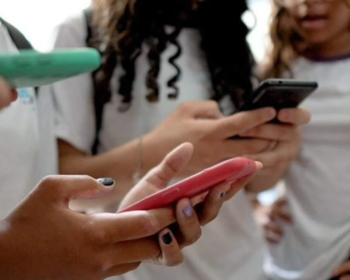 Publicada HOJE (24/03) as regras para determinar o uso de celular nas escolas
