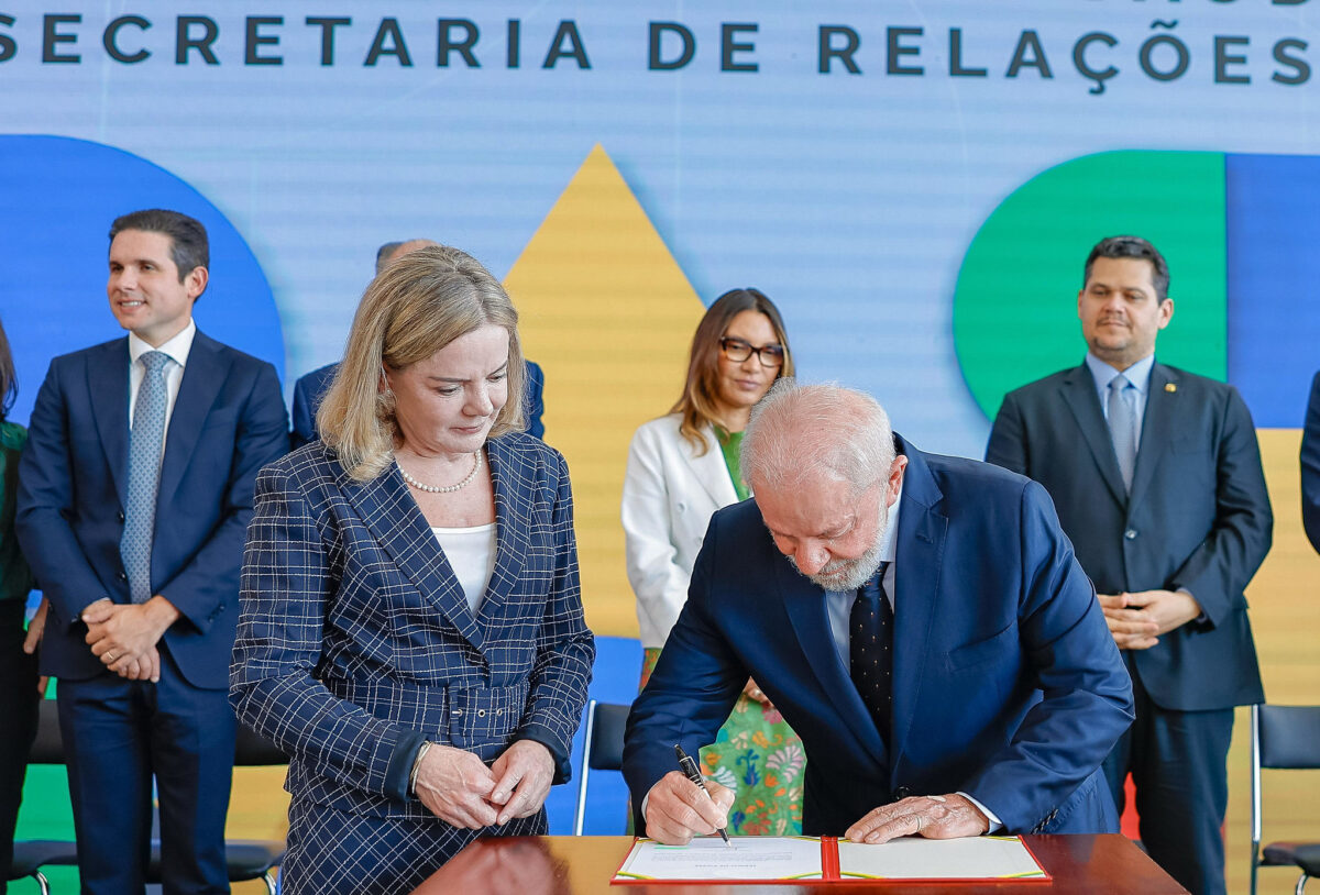 Lula dá canetada que MUDA o bolso de milhares de idosos entre 60, 65, 70 e 80 anos
