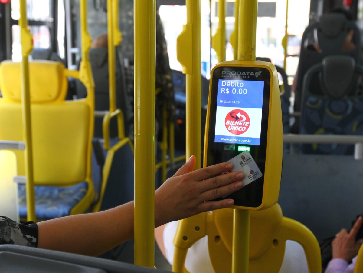 Adeus, pagar por passagem de ônibus! Moradores de SP são os sortudos da vez; veja as regras