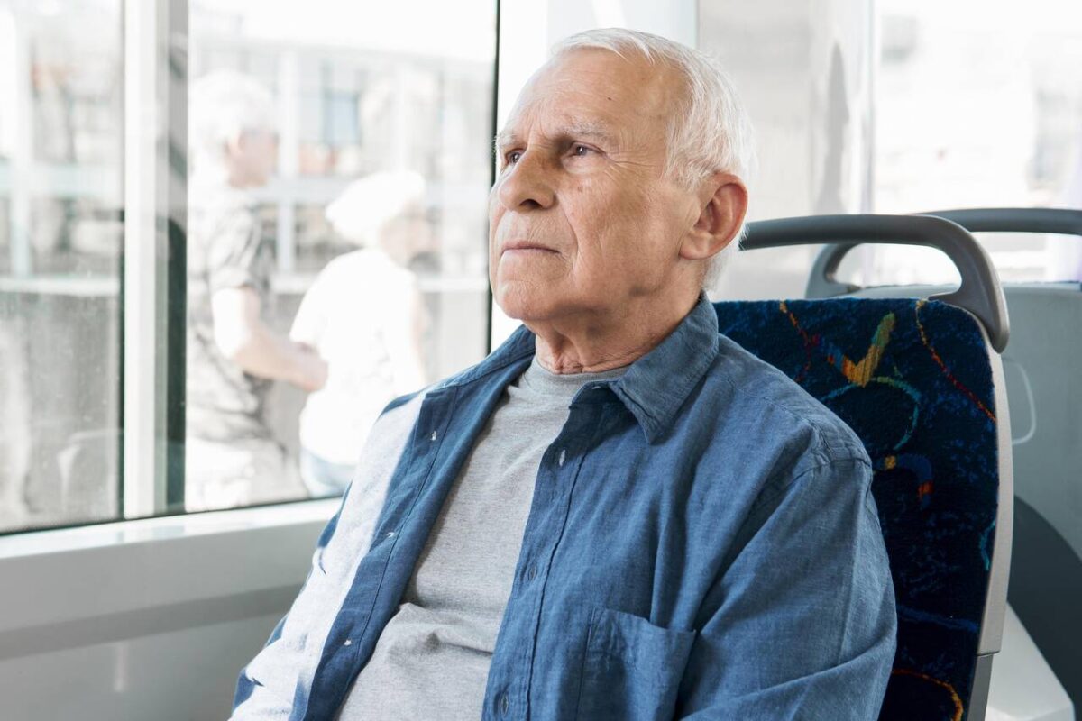 Idosos não pagam passagem de ônibus quando atingem essas regras; saiba quais!