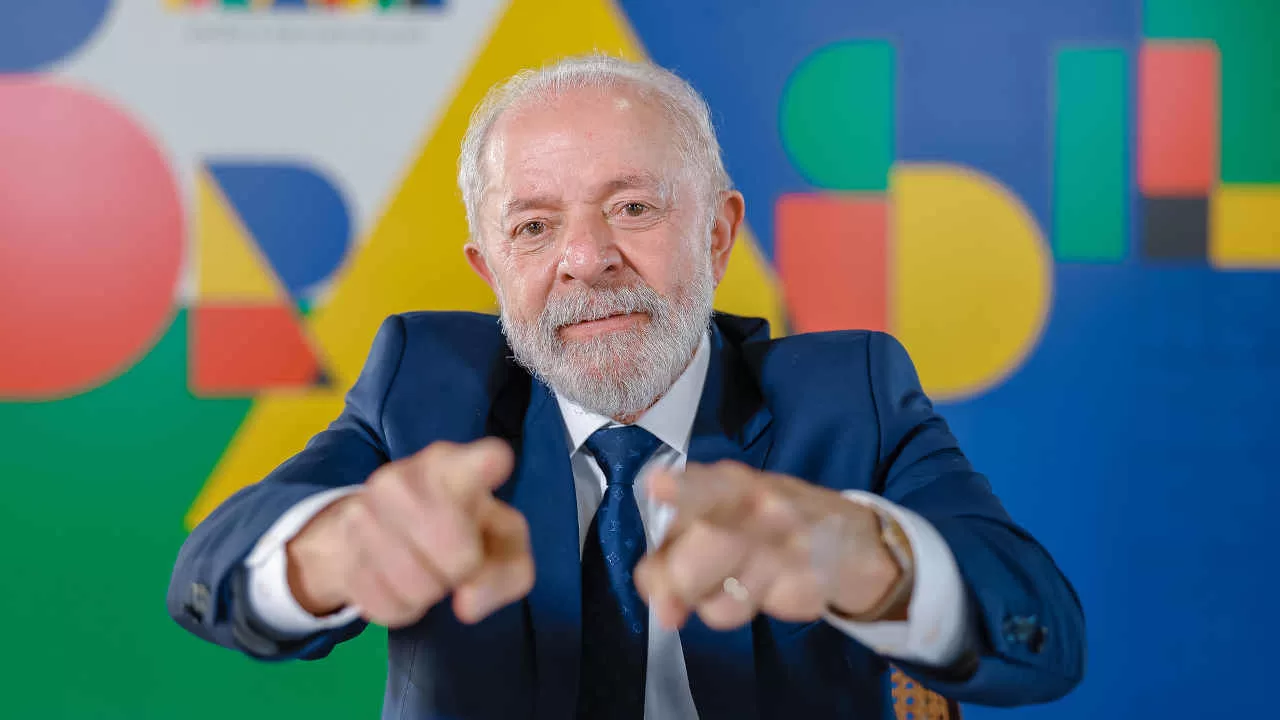 Lula da sinal positivo para transformar a vida do trabalhador CLT