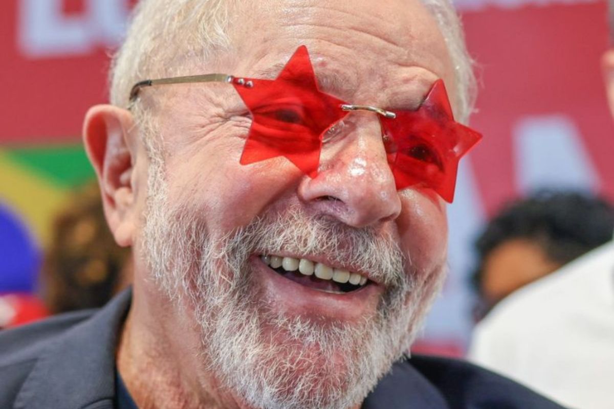 Imagem mostra que presidente Lula lançou perfil no tik tok, ele aparece com um óculos vermelho
