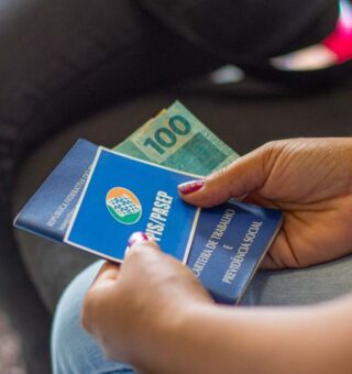 Trabalhou de 9 a 12 meses em 2024? Você pode receber R$ 1.621 da CAIXA ou BB