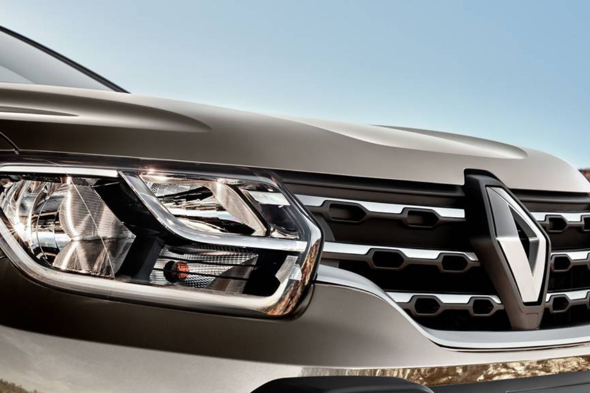 Imagem de frente do SUV global da Renault