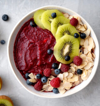 O segredo brasileiro para controlar a pressão alta naturalmente: descubra o poder do açaí!