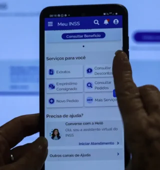 INSS emite aviso: pessoas trans e travestis podem atualizar nome social sem comprovação
