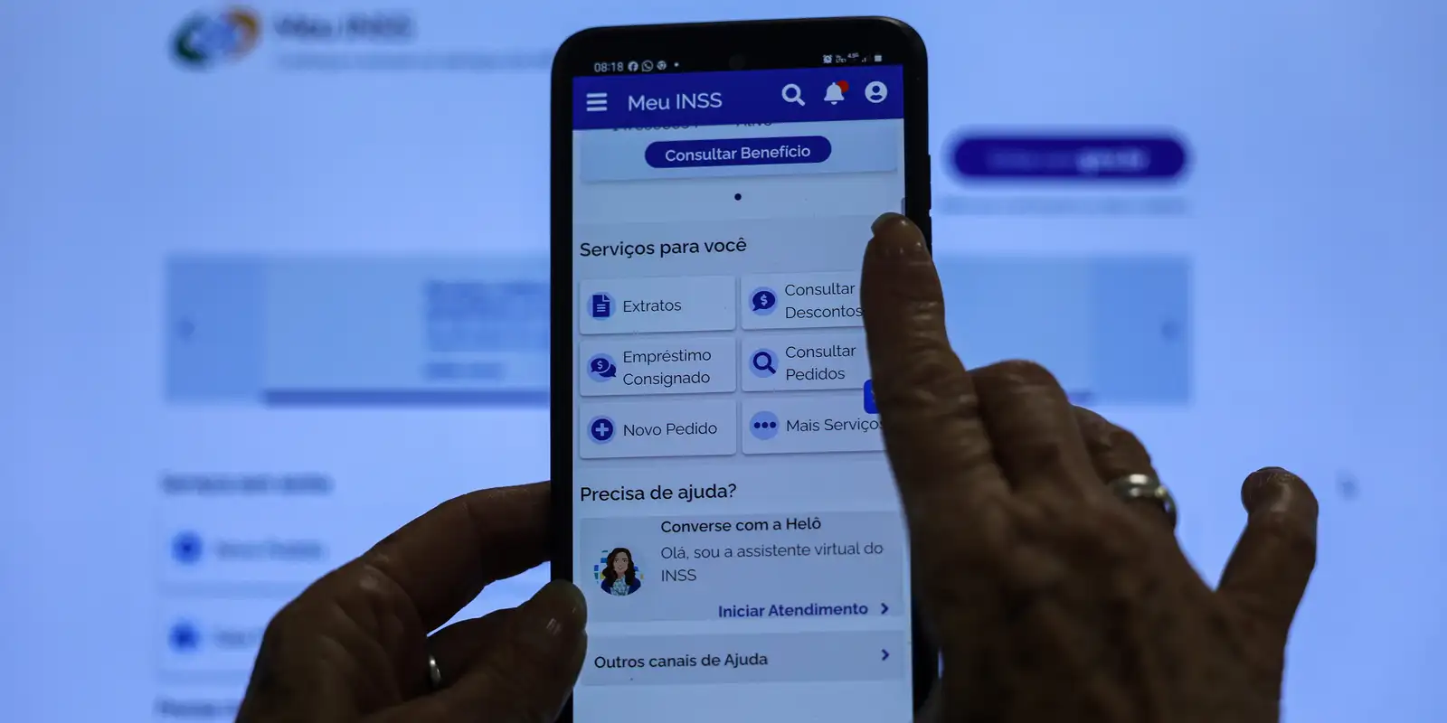 INSS emite aviso: pessoas trans e travestis podem atualizar nome social sem comprovação
