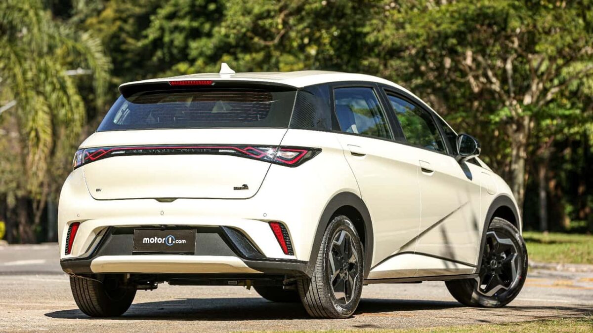 Carros elétricos em ALTA; veja os modelos com o melhor custo benefício em 2025
