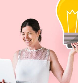 Uma mulher com uma ideia de Como economizar na conta de luz em 2025