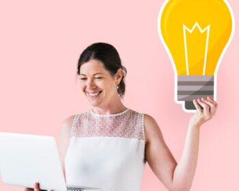 Uma mulher com uma ideia de Como economizar na conta de luz em 2025