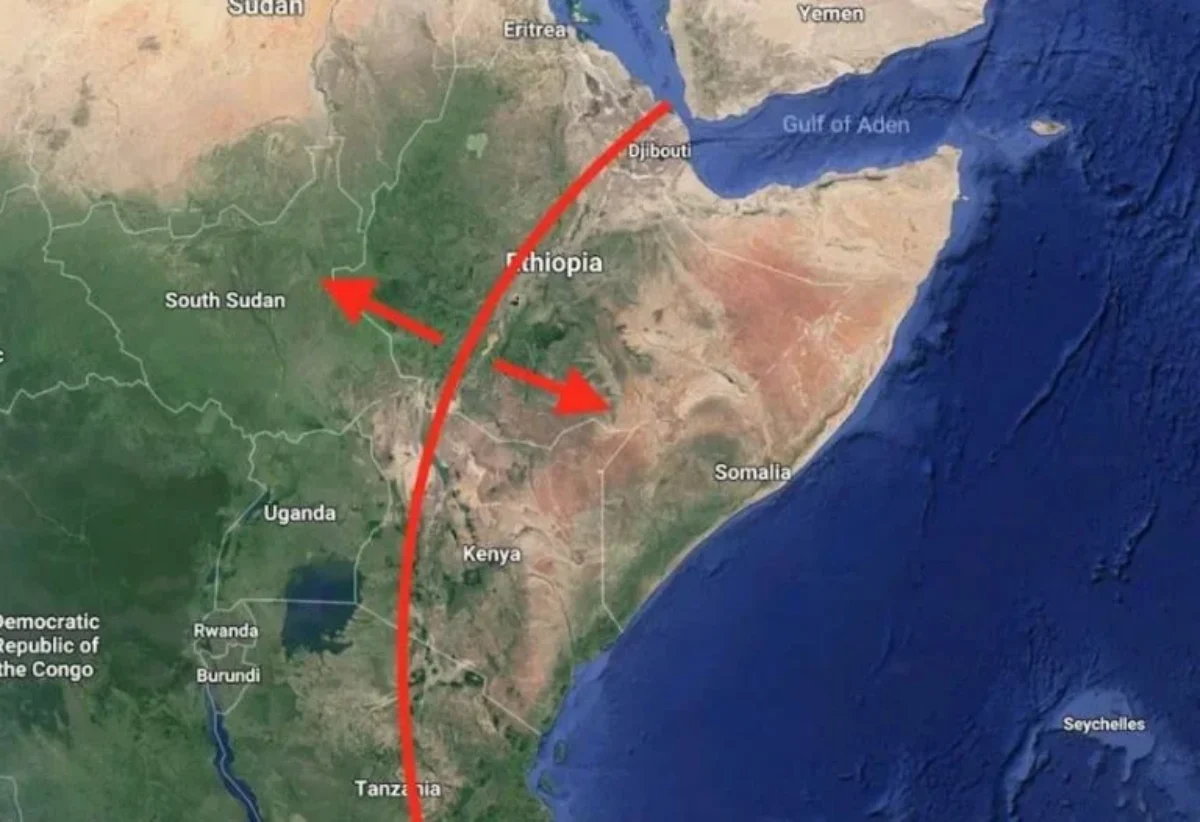 contioutra.com - Rachadura colossal corta 13 pa&iacute;ses da &Aacute;frica e cientistas dizem que um novo oceano j&aacute; come&ccedil;ou a nascer - veja fotos!