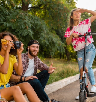 Economizar sem abrir mão do lazer: dicas para se divertir gastando pouco
