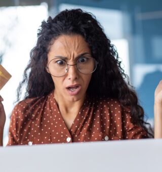 Cuidado com o seu dinheiro! Novo golpe está circulando neste dia das mães