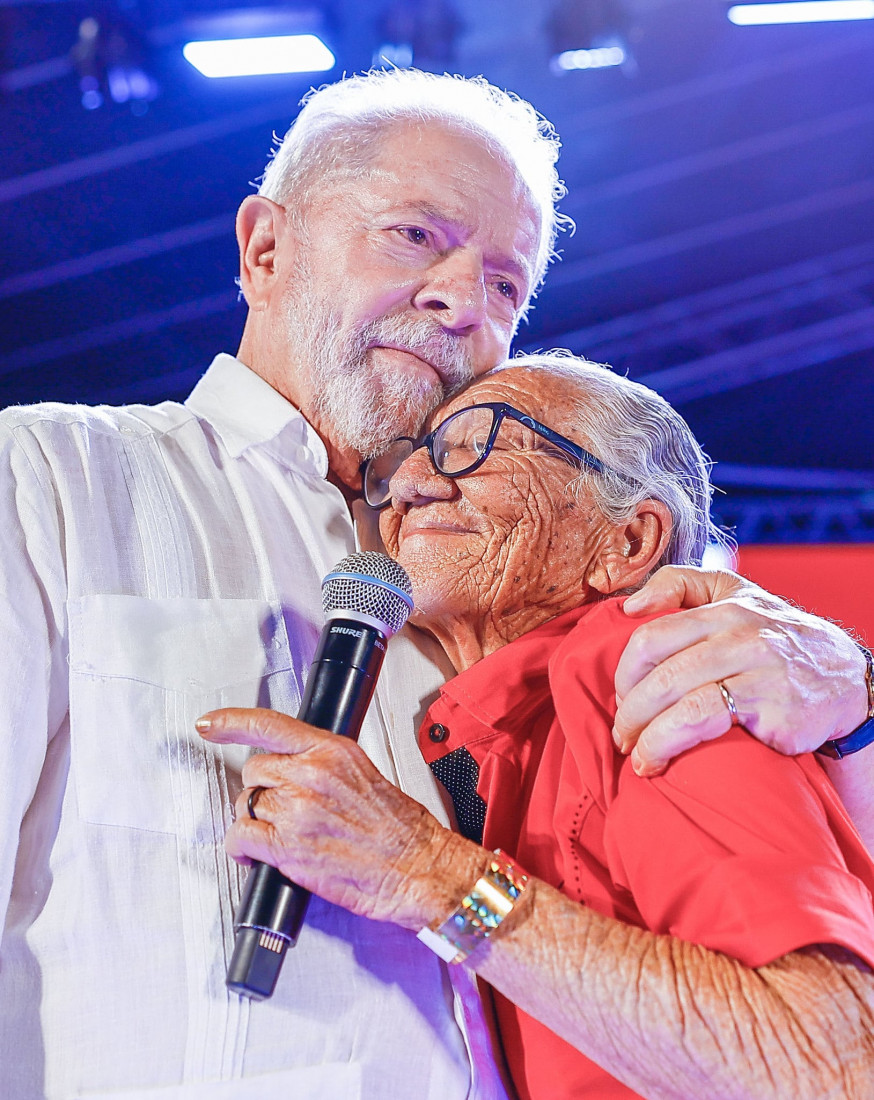 Lula aumenta aprovação de benefício para idosos e pessoas com deficiência