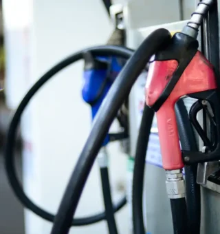 Preço do diesel cai nesta semana; veja quanto e quando começa a valer