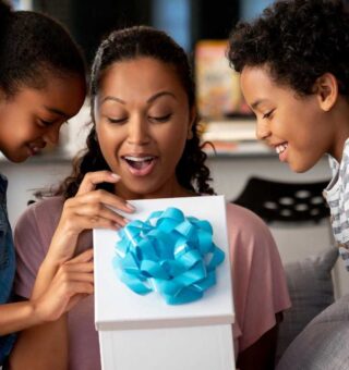 37% dos brasileiros vão fazer compras no dia das mães mas de forma diferente do convencional