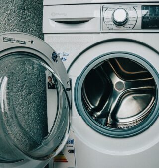 Esqueça a secadora! Método europeu seca roupas no inverno em poucos minutos