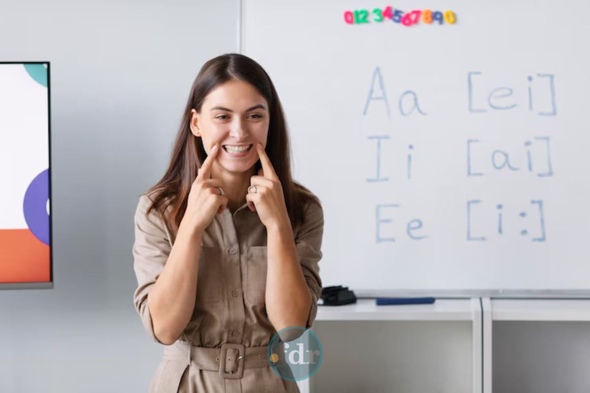 Uma professora ensinando o Novo idioma no Brasil